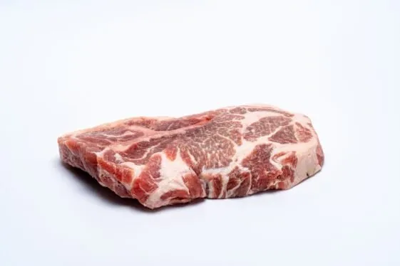 Pork Cuts ribeye bone in 00386 561x374 1